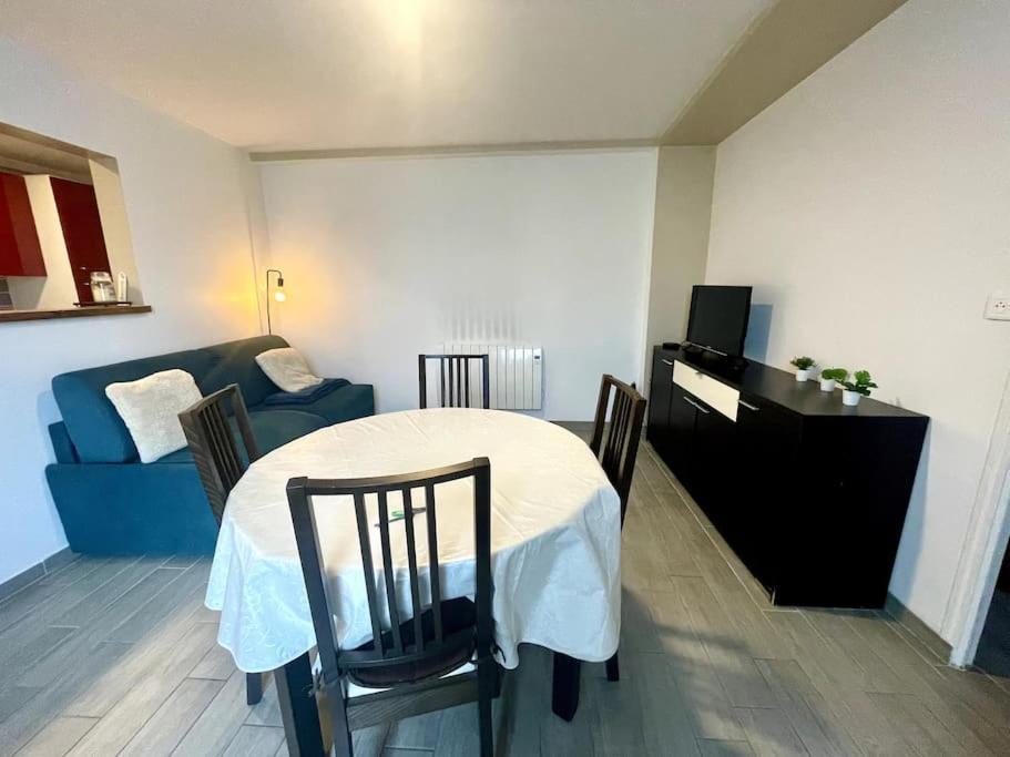 Maisonnette Des Douves Plein Centre 1 A 4 Voyageurs Malestroit Zewnętrze zdjęcie